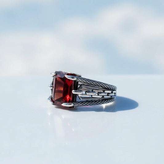 Herren-Silberring mit rotem Zirkonstein 