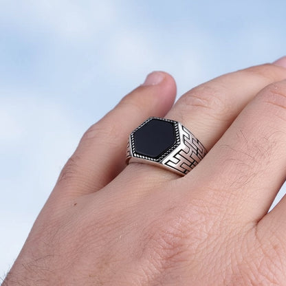 Herrenring aus Silber mit schwarzem Onyxstein