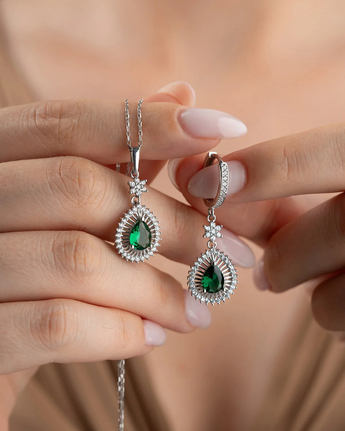 Emerald Green Teardrop Necklace & Earrings Set | 925 Sterling Silver