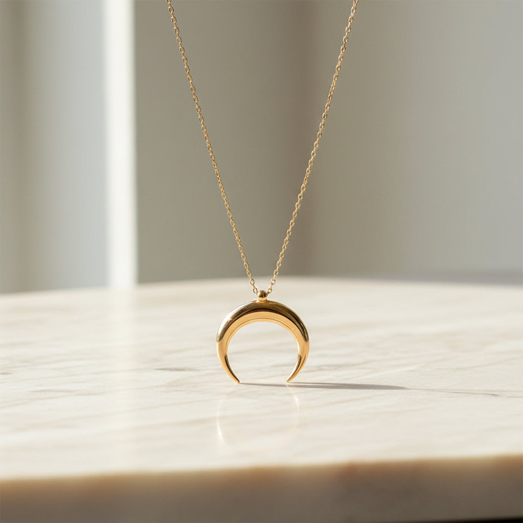 925 Sterling Silver Roze Gold Plated Crescent Necklace