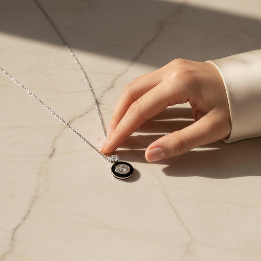 Siyah Seramik Taşlı Gümüş Kolye