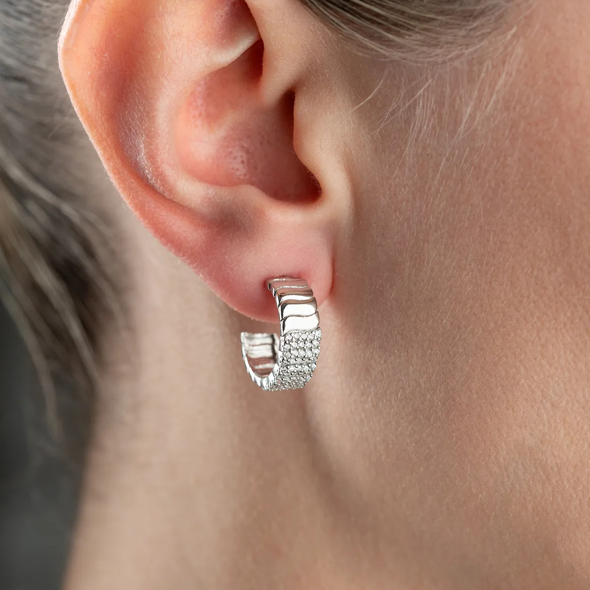 925 Boucles d'oreilles à anneaux incurvés brodés