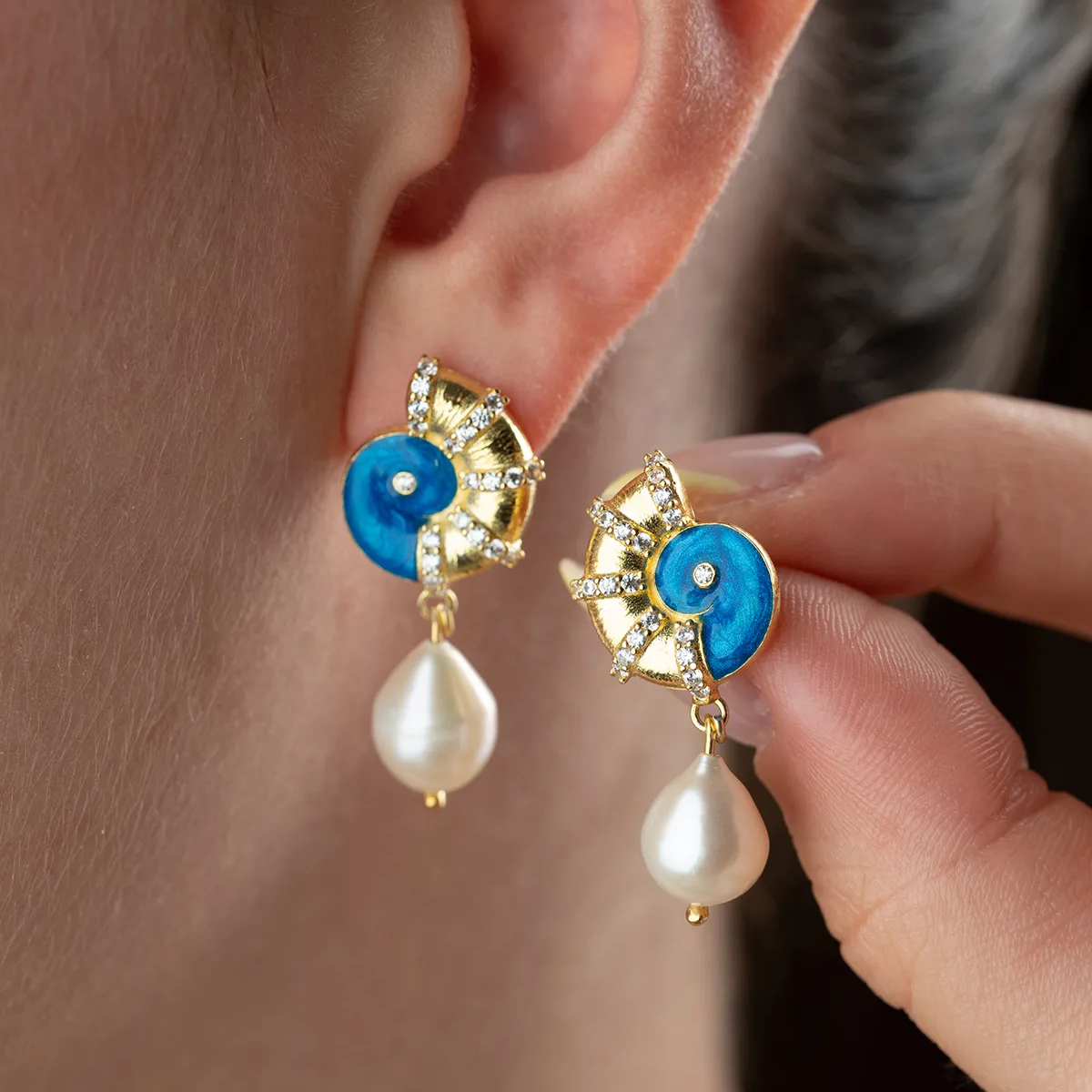 925 Boucles d'oreilles en coquille de mer en émail bleu sterling