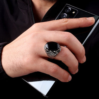 Herrenring aus Silber mit schwarzem Onyxstein
