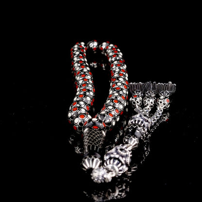 Handgefertigte Kuka-Gebetskette mit 10 mm Perlen – Silbergravur & rot-weiße Emaille

